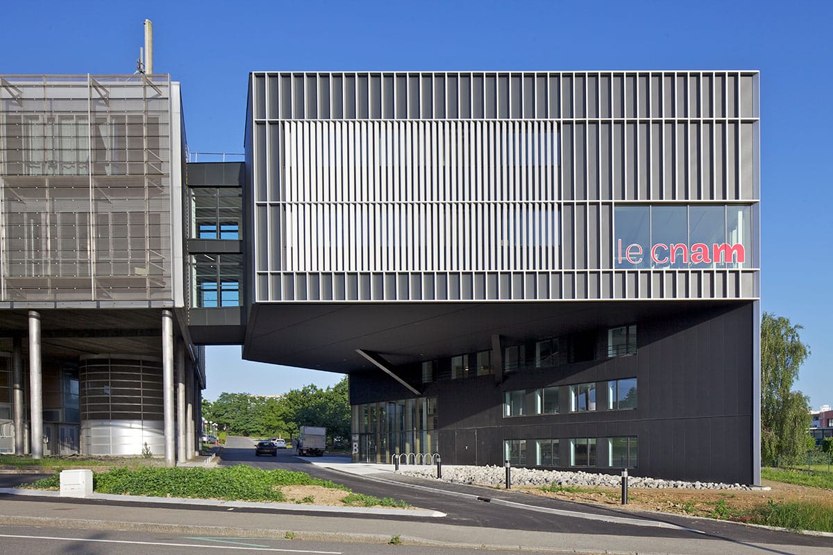 Bâtiment du Cnam à Nantes, façade métallique