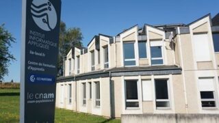 Bâtiment de l'Institut d'informatique appliquée à Saint-Berthevin, où le Cnam accueille ses élèves de Laval