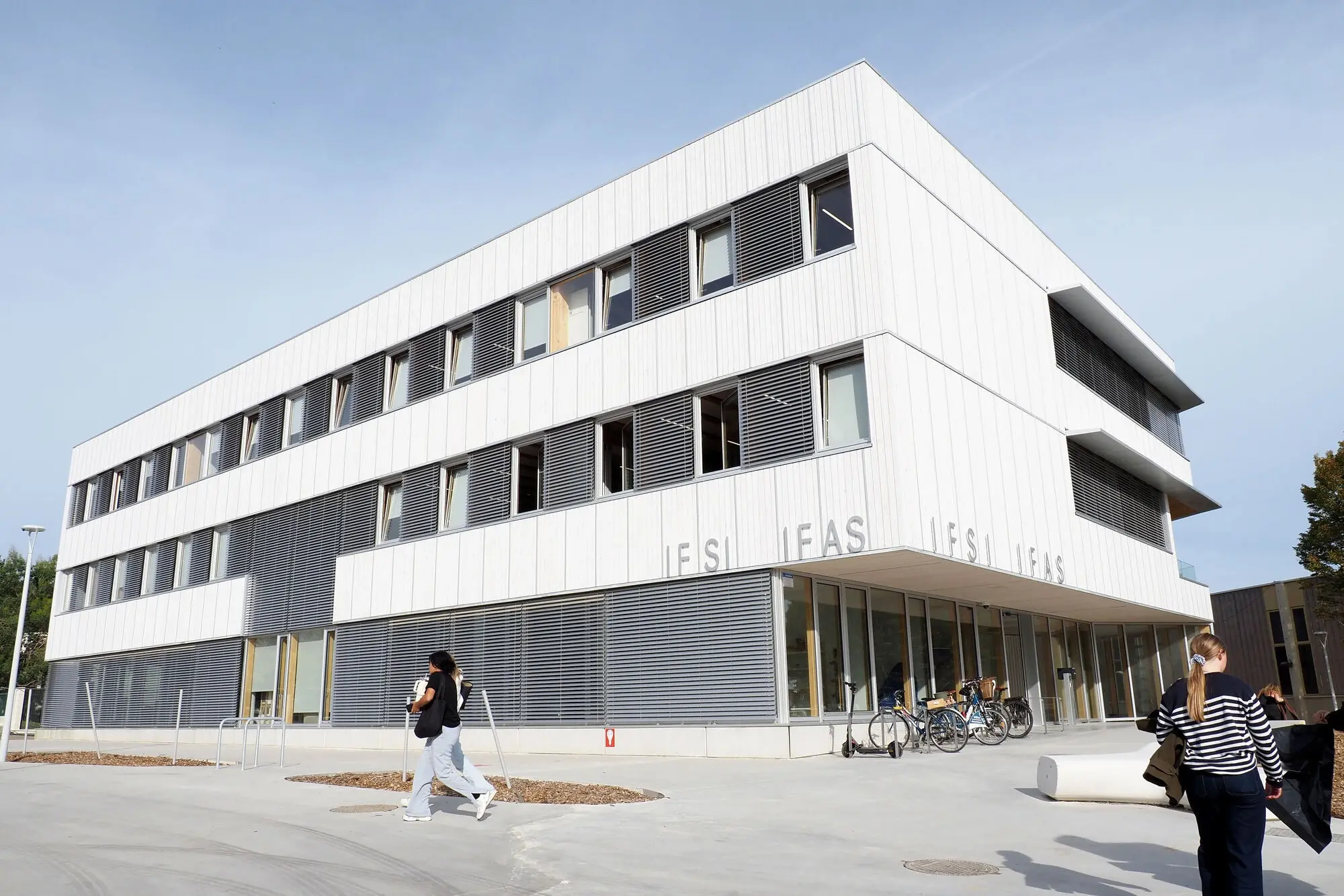 Bâtiment du campus universitaire d'Heinlex, à Saint-Nazaire