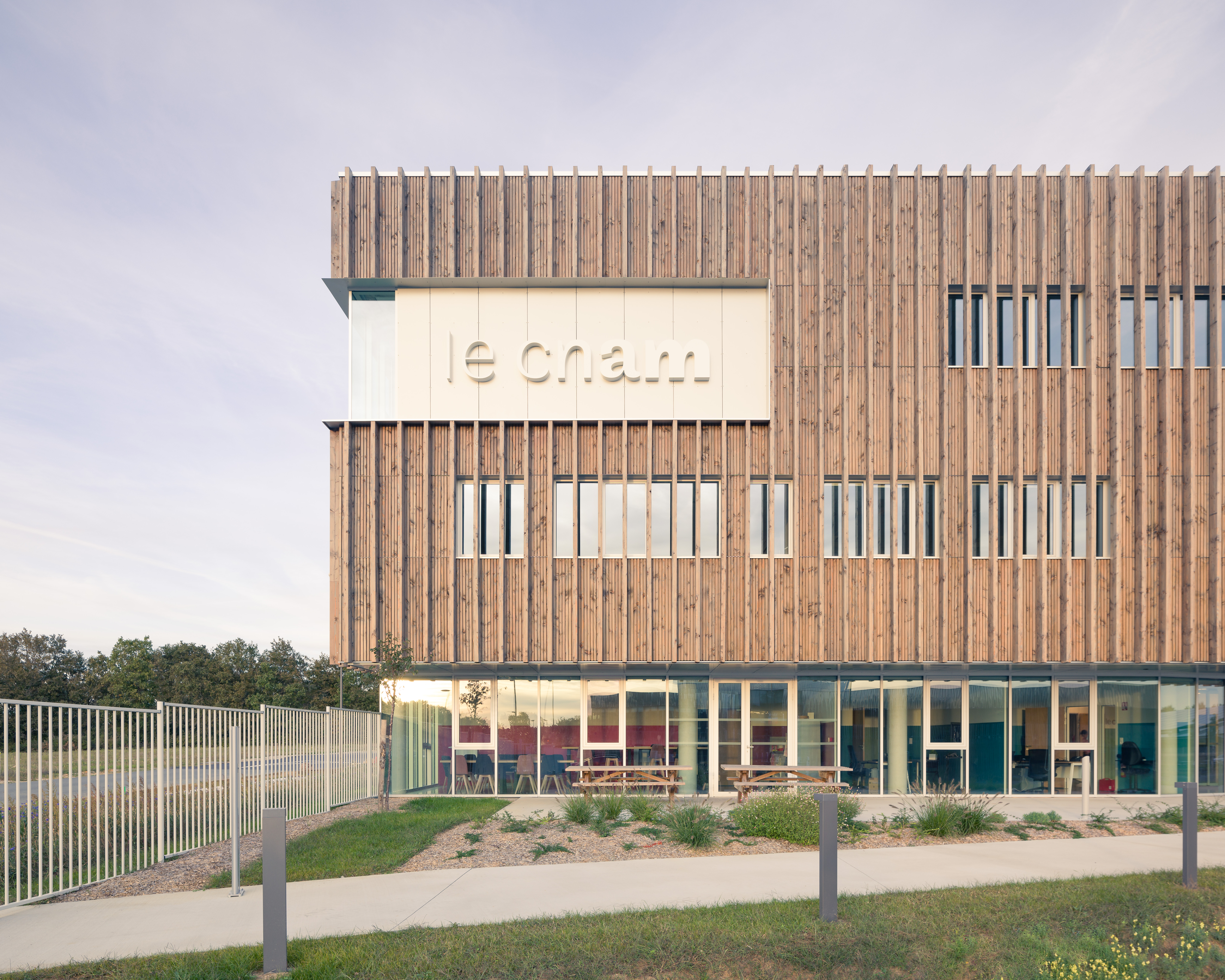Bâtiment du Cnam à La Roche-sur-Yon, façade en bois