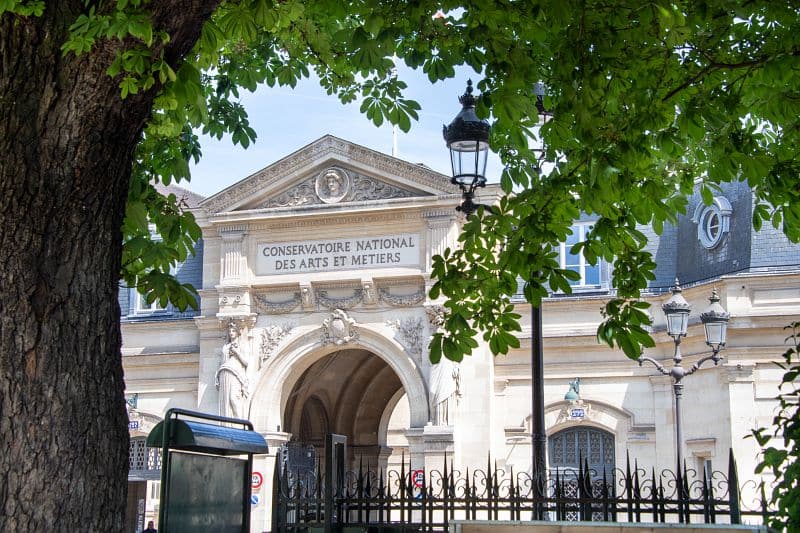 Entrée du Conservatoire national des arts et métiers à Paris