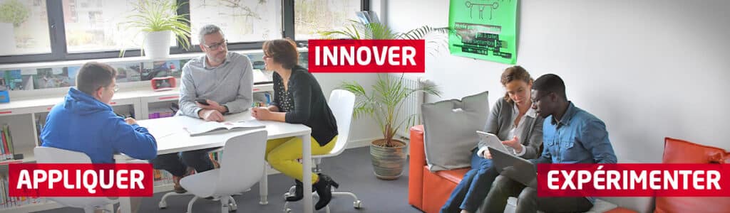 Espace de travail du living lab, avec les mots innover, appliquer, expérimenter