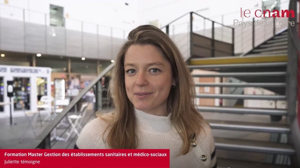 Juliette, en master Gestion des établissements sanitaires et médico-sociaux, témoigne en vidéo