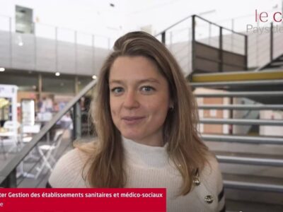 Juliette, en master Gestion des établissements sanitaires et médico-sociaux, témoigne en vidéo